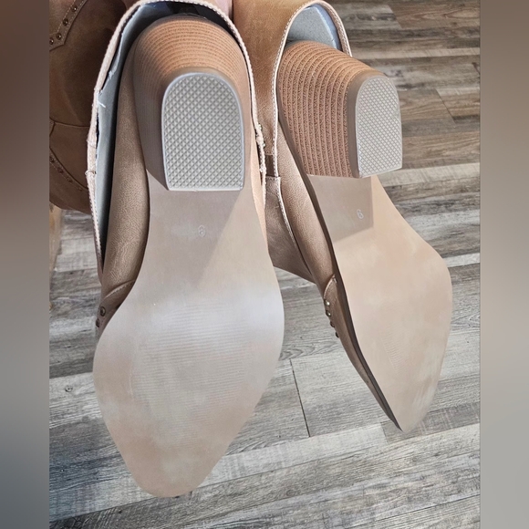 🩷Ronilurn Womens Size 9 & 11 Tan Faux Shark Fold Over Mid Chunky Heel Boots🩵 - Picture 10 of 11